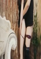 乱伦福利-大胆表弟趁魔鬼身材美女表姐喝醉后动手动脚,在沙发上强行扒掉内裤抽插!海报剧照